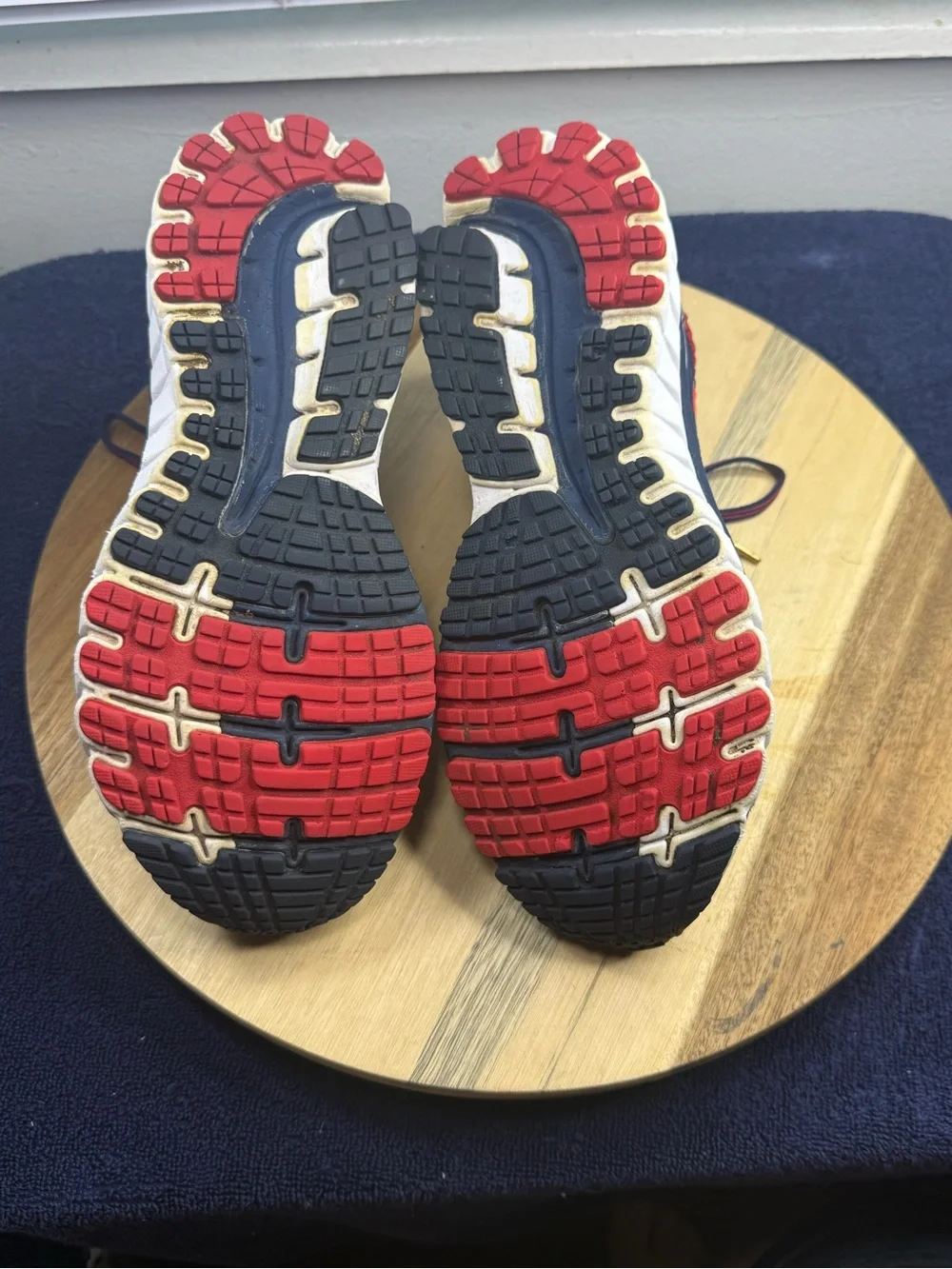 Brooks Ghost 9 (Men’s 8 Women’s 9.5)